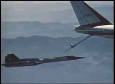 G00LA5H - SR-71 Blackbird tankuje JP-7 z latającej cysterny 747 ʕ•ᴥ•ʔ

#lotnictwo #ai...