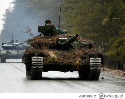 Adruns - Tutaj czołg którego tak naprawdę nie powinniście widzieć bo ma kamuflaż ale ...