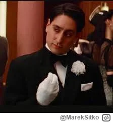 MarekSitko - @SubsaharyjskaAlpaka: Dominic Decoco wyprawadzający faszystę z kina w Pa...