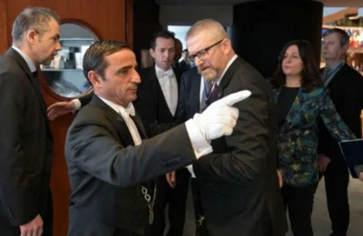 S.....a - Tak kończy poseł Dałn. Bez poparcia Konfederacji, z 2% fanatyków, drąc mord...