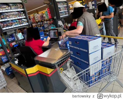 bartowsky - Promka na masło 3+3 maks 6 na kartę Moja Biedronka. Pani miała plik pewni...