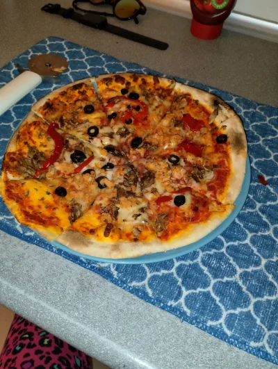 BlancheBarton - #gotujzwykopem #jedzzwykopem #pizza 
Będę gruba..ale szczęśliwa(⌐ ͡■ ...