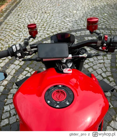 glider_pro - @wiktorbo 
Piękności. Wymień jeszcze pokrywę baku na pramaca czarnego/ka...