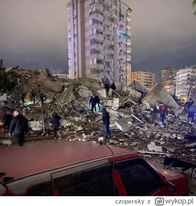 czopersky - Ludzie którzy mieszkali w tym wieżowcu wygrali życie.
#turcja