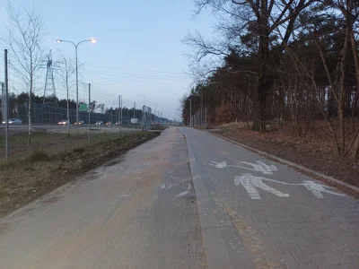 ElektrizPL - @Jerzu: najlepsze, że te 2 km bez asfaltu w środku lasu wyglądają teraz ...