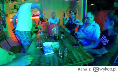 Kalwi - Nieźle się Romanowa wynudziła w tym alkusowym towarzystwie xD Ciekawe czy nal...