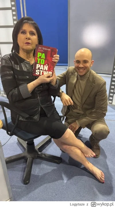 Logytaze - Sądząc po minie Śpiewaka napisał książkę tylko w tym celu. Aż się przypowi...