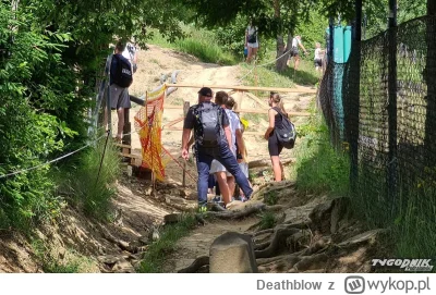 Deathblow - #tatry #zakopane #gory 
Szlak na Gubałówkę zagrodzony. Dziś stanął płot, ...