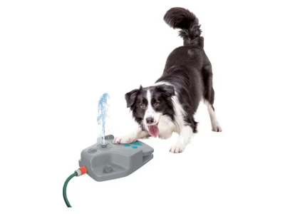 Krs90 - #psy #pies #pytanie 
Miał ktoś z was taką fontannę dla psa? Spoko rzecz, pies...