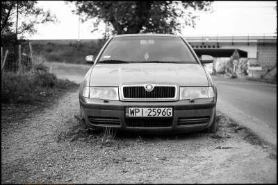 Monochrome_Man - Skoda Octavia typu #wrosty ᕙ(⇀‸↼‶)ᕗ

#fotografia #dailymonochrom