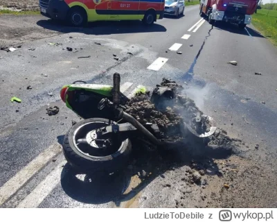 LudzieToDebile - Ciekawe z jaką prędkością jechał motocyklista, skoro z motocykla zos...