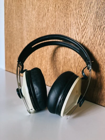 z--x - Mireczki, może ktoś chce moje zepsute Sennheiser Momentum M2 AEBT? W którymś m...