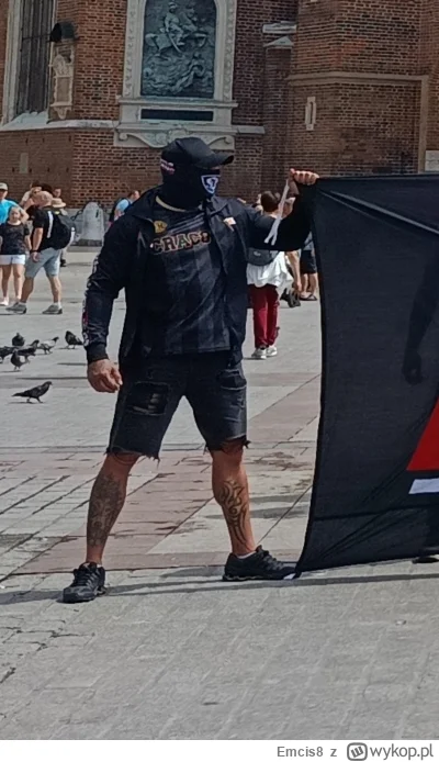 Emcis8 - @michal_0107: wystroiłeś się jak islamski najemnik ( ͡° ͜ʖ ͡°)