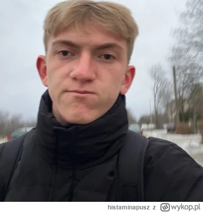 histaminapusz - Mońka widzący majgarda, Klicha i stolikowicia kiedy biegną na niego s...