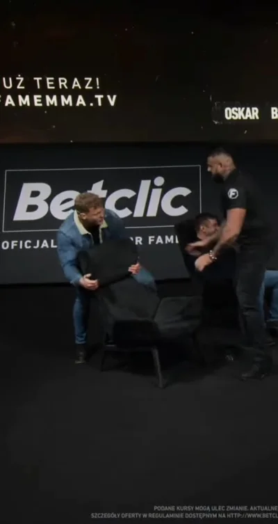 przegro_pisarz - Lubię te momenty gdy labrygas bierze przedmiot typu: fotel, krzesło,...