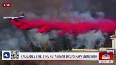 MyOwnWorstEnemy - Samolot tworzy na niebie biało czerwoną flagę, żeby podziękować Pol...