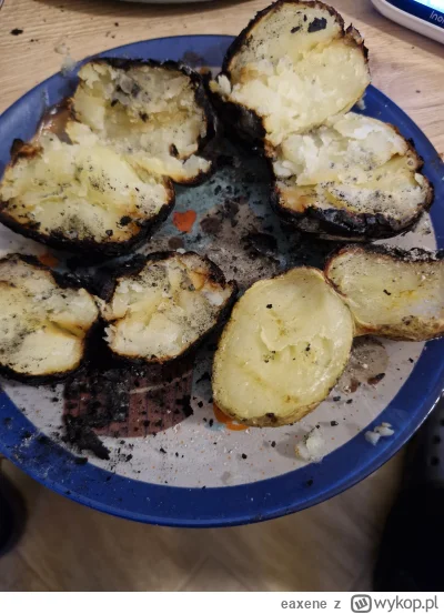eaxene - Dobra Mireczki,
Zapraszam na ziemniaczki z ogniska. Wyglądają jak wyglądają,...