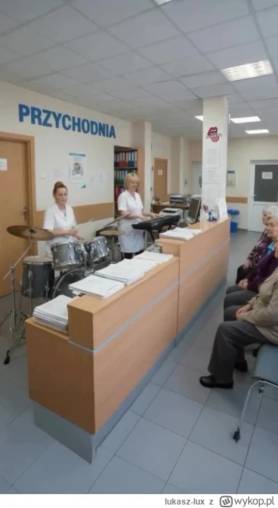 lukasz-lux - aha, to oni grają to na żywo zawsze

#nfz #sluzbazdrowia #covid19