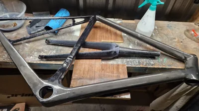 4x80 - #rower: rama znowu do szlfu :) trzy warstwy lakieru wyszly 9 gramow