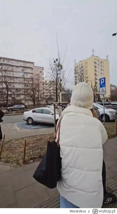 WielkiNos - Kolejka do ostatniego pączka na Górczewskiej 15 w Warszawie.
#tlustyczwa...