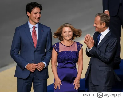 Jhk1 - Sutanna nie taka, lecz postać znajoma,
Na twarzach zdziwienie – wizja natchnio...