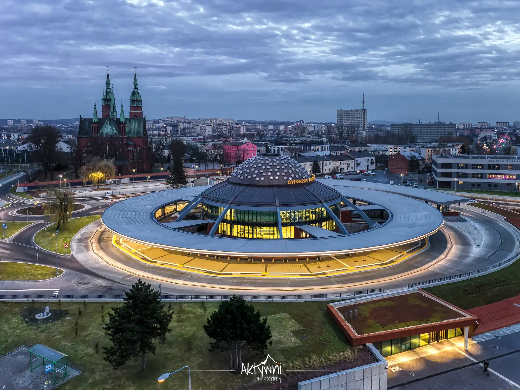 pogop - Okrągły dworzec autobusowy w Kielcach - ulubiony dworzec dubajskich matematyk...
