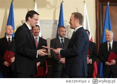Aik32fr45yd - Ale że Tusk okazał się być takim samym koryciarzem jak PISowcy, no wiec...