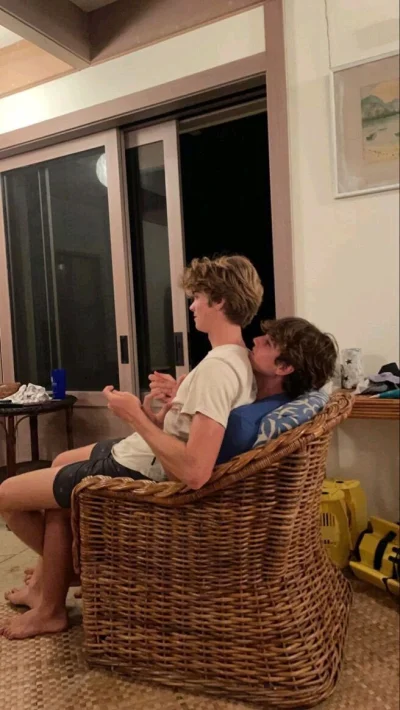 dodi-lukebakio - #teczowepaski me and who