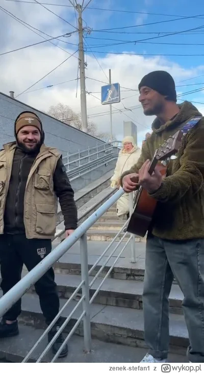 zenek-stefan1 - Ładna ta czapeczka brązowa. #pytanie Gdzie taką kupić? Wiem że w Ode...