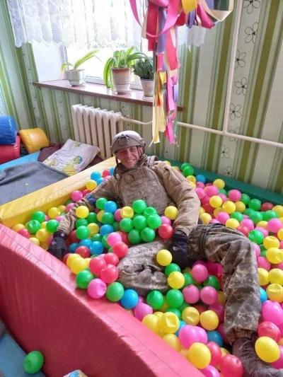 guzieec982 - Upubliczniono fotorafię ukraińskiego sztabu dowodzenia w Charkowie, Rosj...