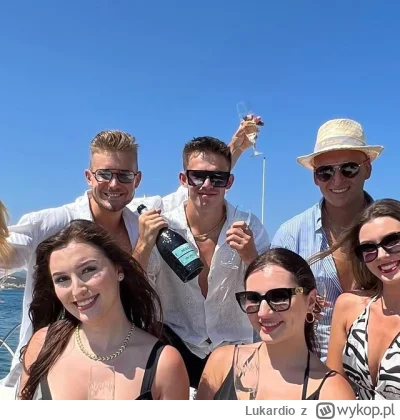 Lukardio - A my na etacie, to sobie możemy pozwolić na max dwa urlopy w ciągu roku
Ta...