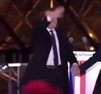 MamByleJakiNick - @o__0  @JebawczanRysionu

Panie prezydencie, nieeee ( ͡º ͜ʖ͡º)