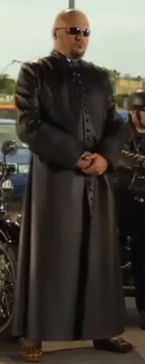 DEX666 - @ZuzkazBornholmu: Ksiądz Morfeusz stojący błogosławi mema