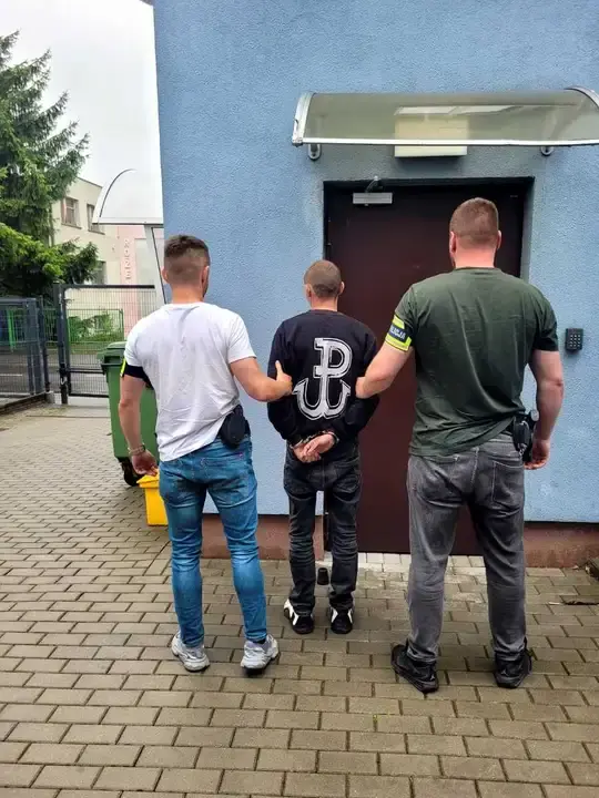 qeti - #bekazprawakow #narodowcy #kryminalne #przestepczosc

W Tucholi jeden z husarz...