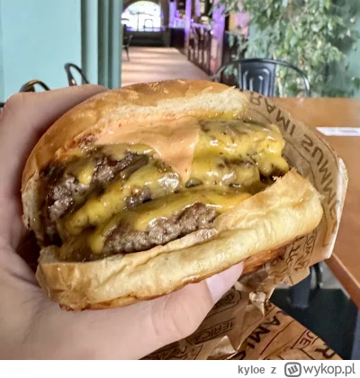 kyloe - Niedobre smash burgery z Pastrami Summer na Świebodzkim

Kumpel chciał koniec...