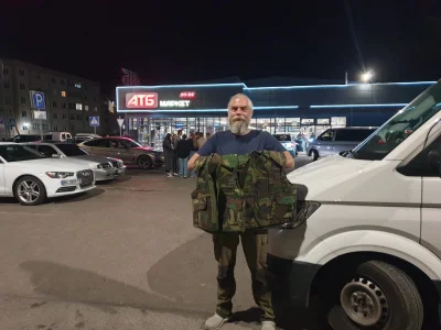 sikorkinaukrainie - Piąteczek. 
Ktoś idzie na wieczór tanga, ktoś wychodzi na miasto ...