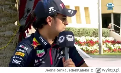 JednaRenkaJedenKaleka - Piesek szczeka, a Ricciardo za plecami się czai xD 
 Perez: "...