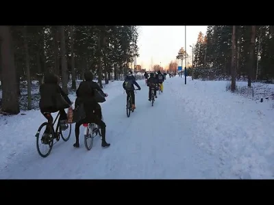 Szalom - @typ53B: Dziecko jeździ rowerem zimą odebrać prawa rodzicielskie!!! XDDD 

C...