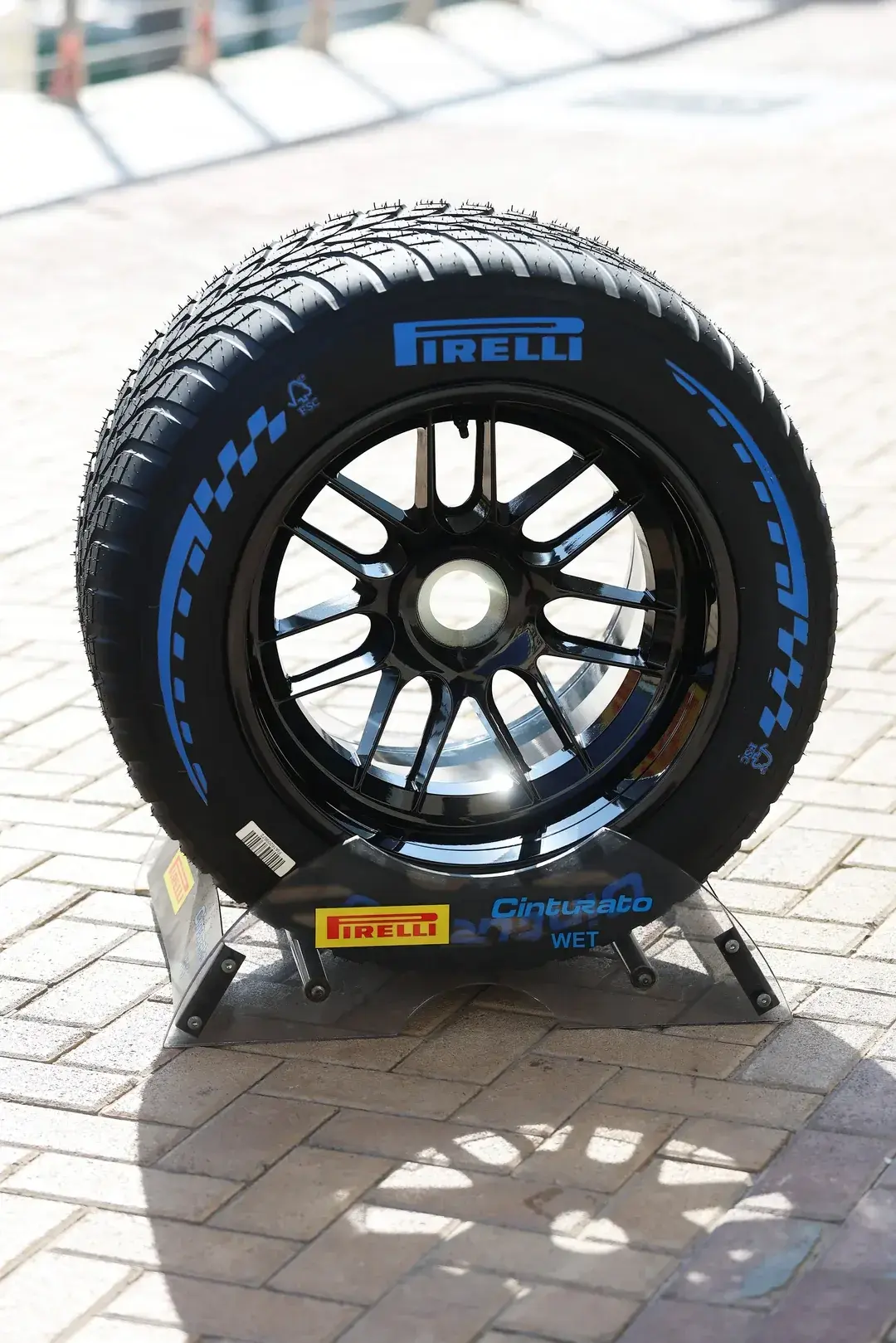 RitmoXL - #f1 Zobaczcie - tak wygląda najbardziej bezużyteczna rzecz na świecie ( ͡° ...