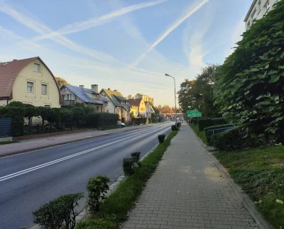 Krzewiciel_prawdy - Polska powiatowa. 7 rano.
Nie ma żywej duszy.

#polska #poranek