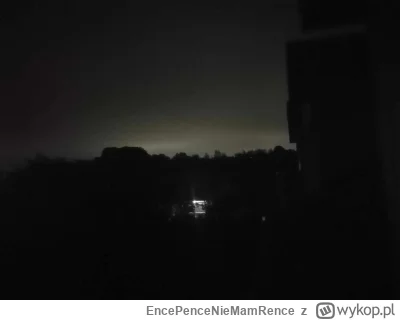 EncePenceNieMamRence - Takie cuś dzisiaj nad Warszawą, to jest zorza? 
#warszawa #ast...