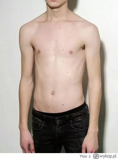 Yluu - @Czmiel_: pewnie ten jak zaczyna chodzić na siłownie to wygląda jak chłop poni...