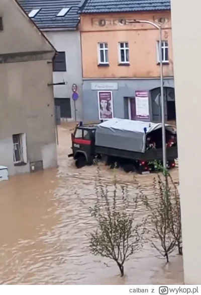 calban - #powodz 
Pytanie do ekspertów, dlaczego nie używamy elektrycznych samochodów...