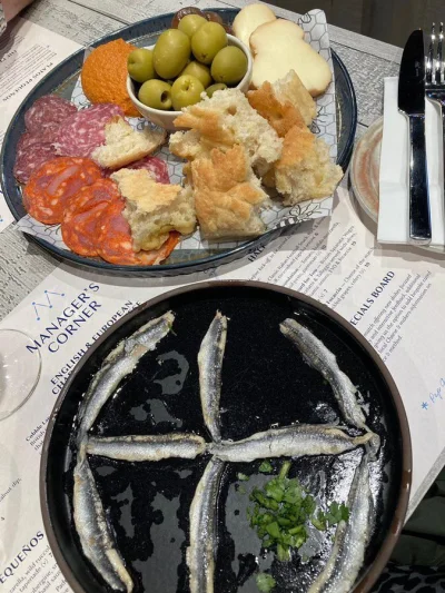 Piotrek7231 - #mecz #stadionowejedzenie #jedzenie #premierleague
 Talerze przystawek ...