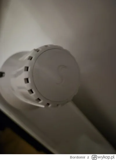 Bordomir - Czy ktoś wie jak to zdjąć? #kiciochpyta #termostat #grzejnik #ogrzewanie