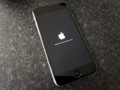 Korda - #iphone6s i kolejny update najlepiej sprzedającego się modelu marki #apple. T...