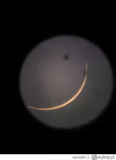 kartofel - prawie #astrofoto 
dzisiejszy księżyc zrobiony ze smartfona przyłożonego r...