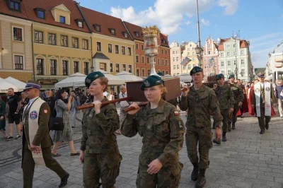 EpicSlavsquat - #wojsko #religia #militaria #wroclaw

Jak to jest, że podchorążowie (...