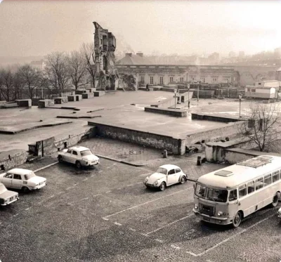 czykoniemnieslysza - Warszawa, ruiny Zamku Królewskiego, 1970 r.

Odbudowa Zamku trwa...