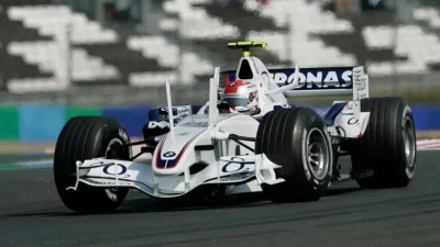 Gieekaa - Robert Kubica podczas testowania huzarskich skrzydeł na samochodzie F1.
#f1...
